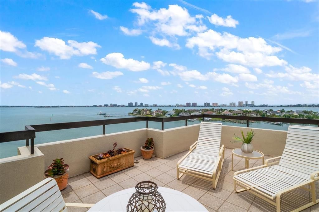 На продажу: $1,075,000 (3 спален, 2 ванн, 1200 Квадратных фут)