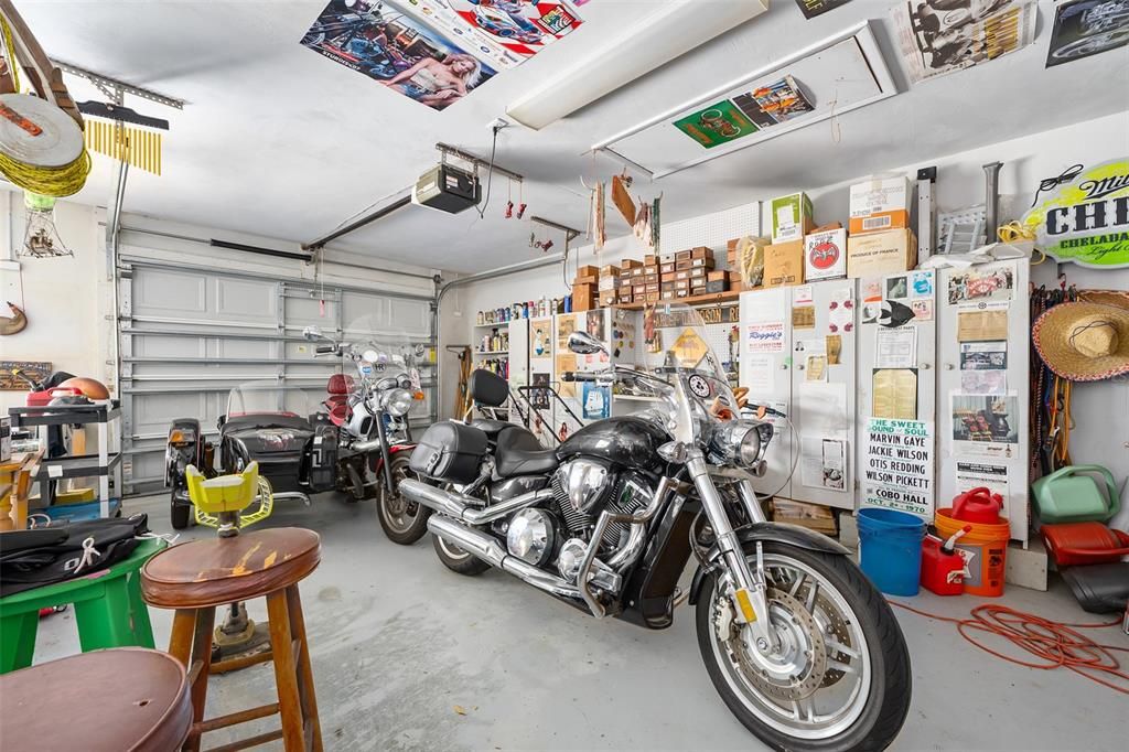 待售: $750,000 (2 贝兹, 2 浴室, 2356 平方英尺)