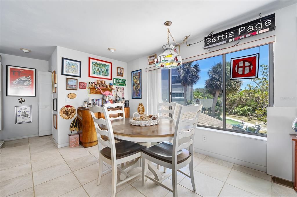 待售: $750,000 (2 贝兹, 2 浴室, 2356 平方英尺)