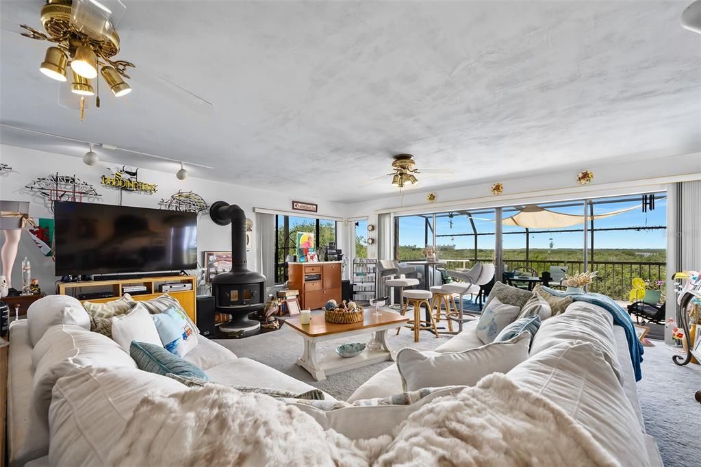 待售: $750,000 (2 贝兹, 2 浴室, 2356 平方英尺)