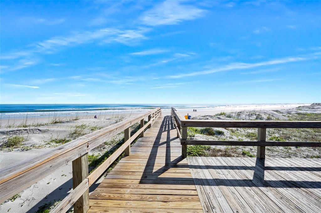 待售: $750,000 (2 贝兹, 2 浴室, 2356 平方英尺)