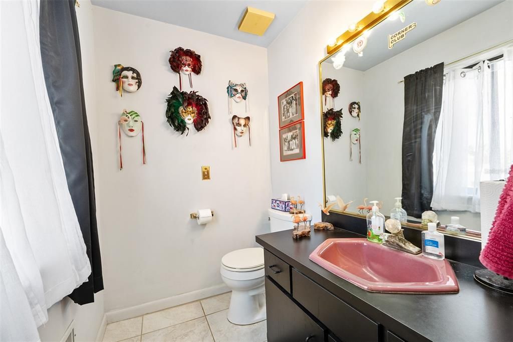 待售: $750,000 (2 贝兹, 2 浴室, 2356 平方英尺)