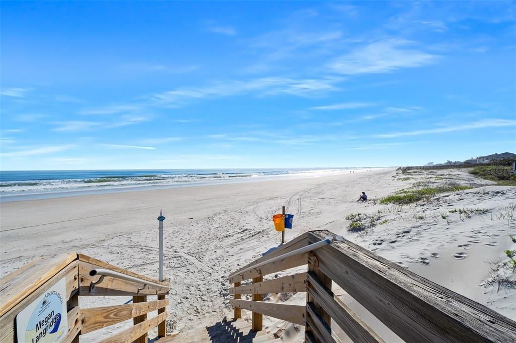 待售: $750,000 (2 贝兹, 2 浴室, 2356 平方英尺)