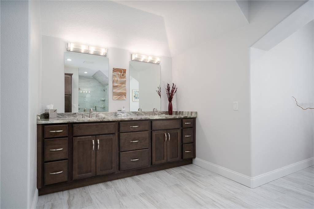 待售: $1,299,000 (4 贝兹, 3 浴室, 4456 平方英尺)