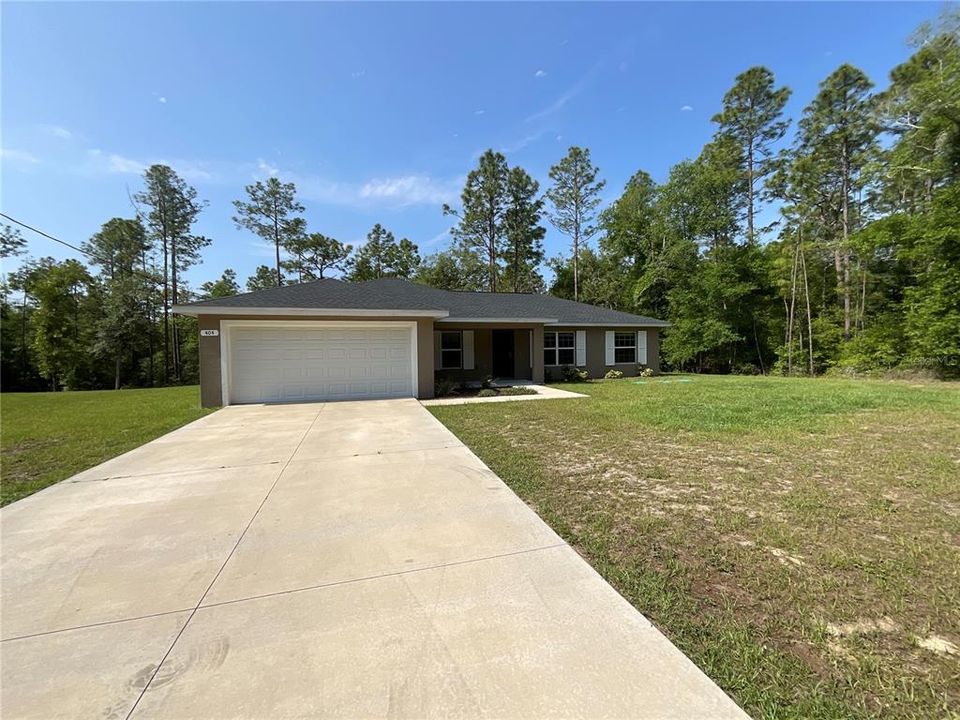 Recently Rented: $1,800 (4 beds, 2 baths, 1492 Square Feet)