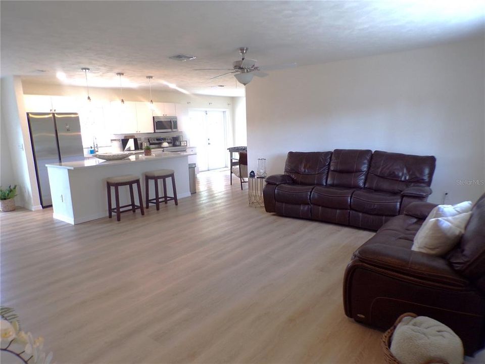 For Rent: $3,000 (3 beds, 2 baths, 1449 Square Feet)