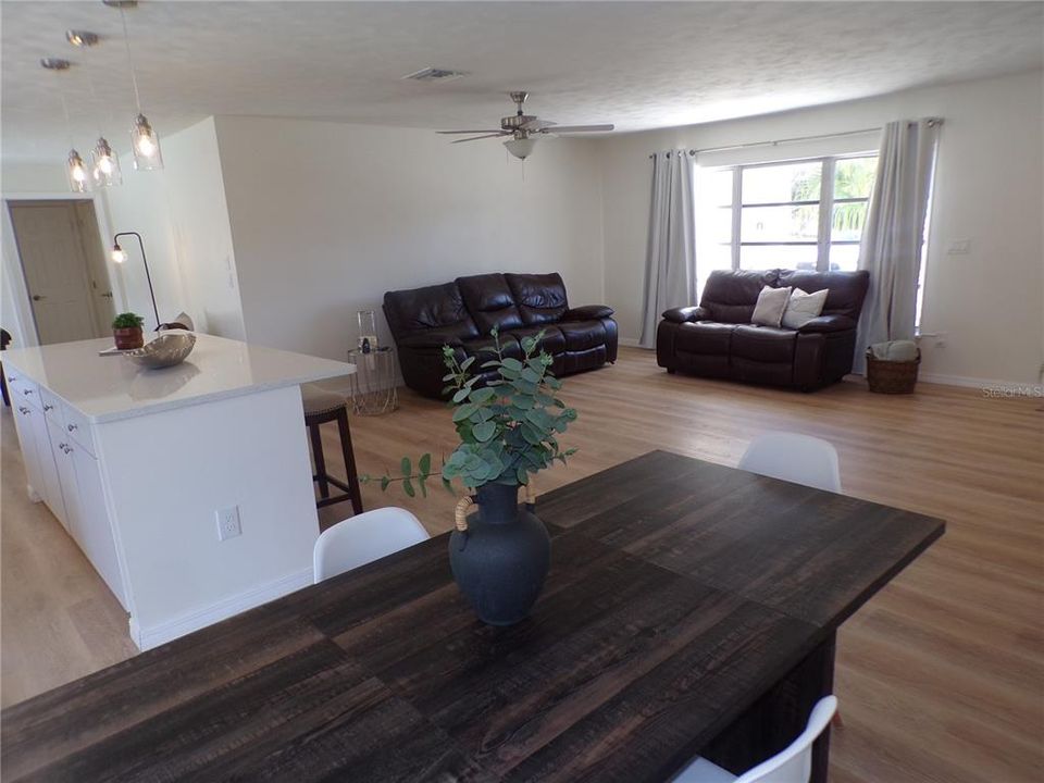 For Rent: $3,000 (3 beds, 2 baths, 1449 Square Feet)