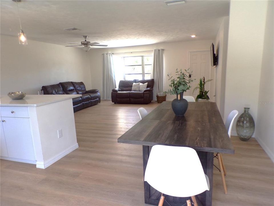 For Rent: $3,000 (3 beds, 2 baths, 1449 Square Feet)