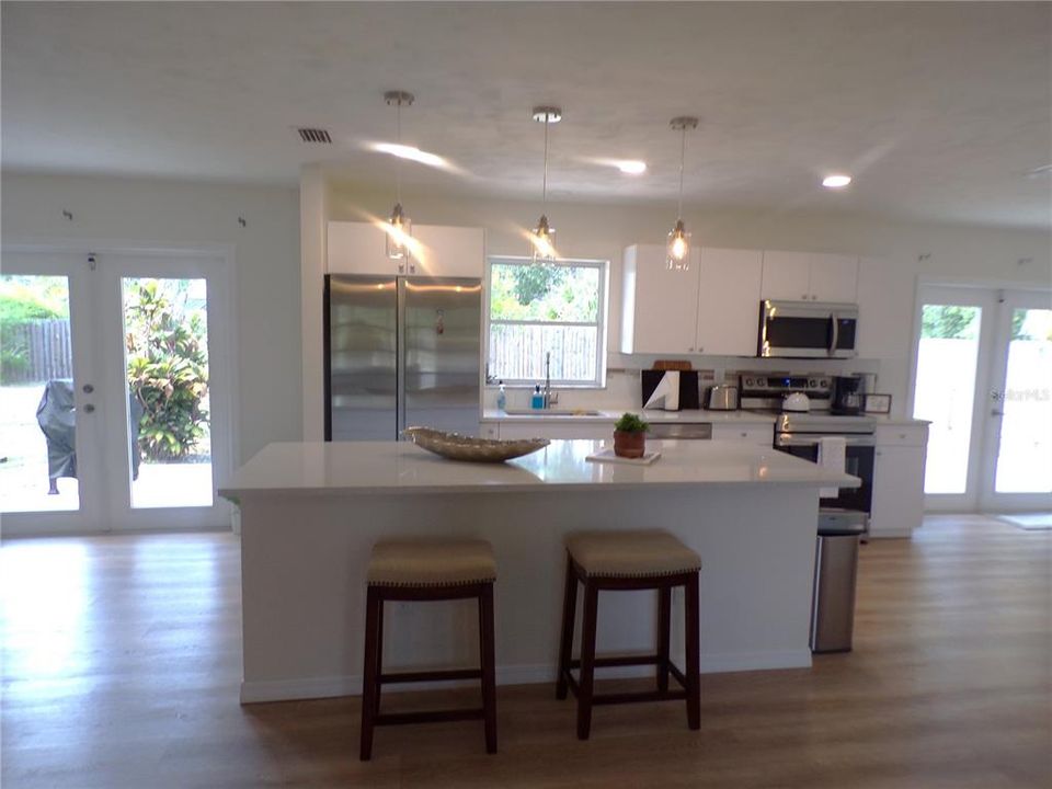 For Rent: $3,000 (3 beds, 2 baths, 1449 Square Feet)