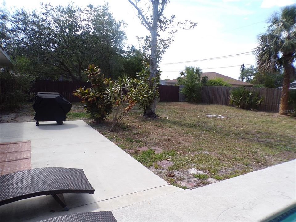 For Rent: $3,000 (3 beds, 2 baths, 1449 Square Feet)