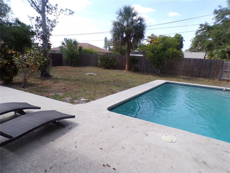 For Rent: $3,000 (3 beds, 2 baths, 1449 Square Feet)