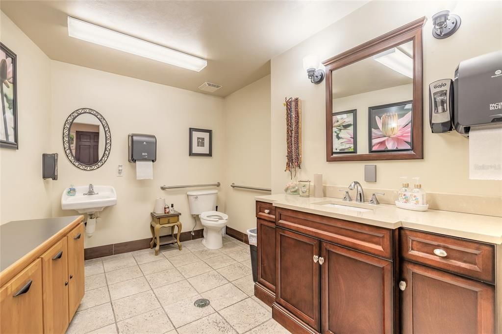 For Sale: $1,950,000 (0 beds, 0 baths, 7044 Square Feet)