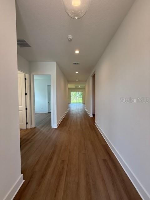 合同活跃: $579,000 (3 贝兹, 2 浴室, 2411 平方英尺)