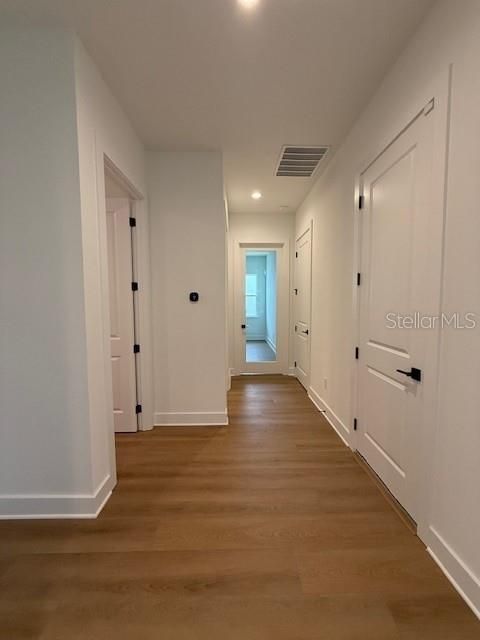 合同活跃: $579,000 (3 贝兹, 2 浴室, 2411 平方英尺)