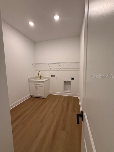 合同活跃: $579,000 (3 贝兹, 2 浴室, 2411 平方英尺)