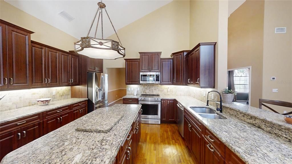 For Sale: $950,000 (4 beds, 4 baths, 3173 Square Feet)