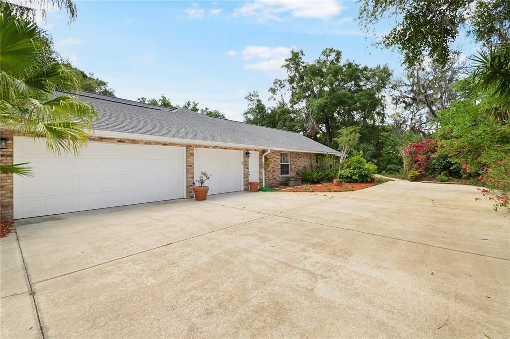 For Sale: $950,000 (4 beds, 4 baths, 3173 Square Feet)