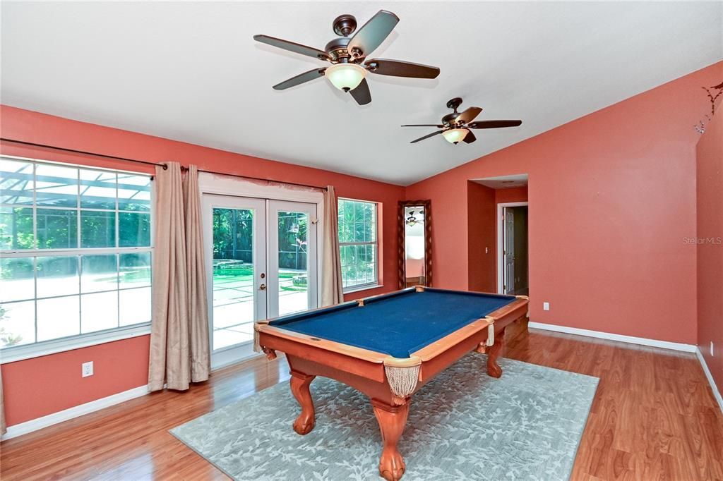 For Sale: $950,000 (4 beds, 4 baths, 3173 Square Feet)