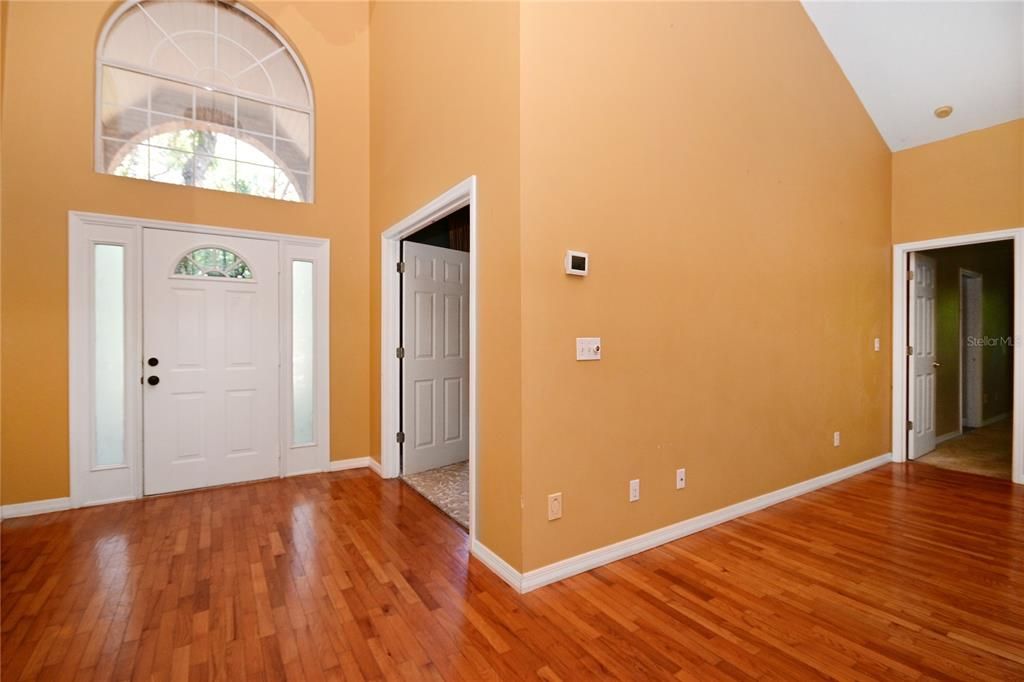 For Sale: $950,000 (4 beds, 4 baths, 3173 Square Feet)