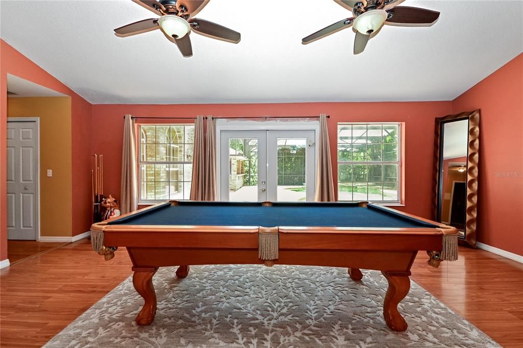 For Sale: $950,000 (4 beds, 4 baths, 3173 Square Feet)