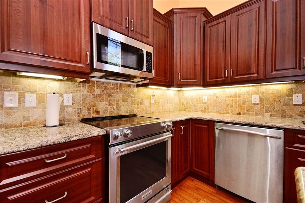 For Sale: $950,000 (4 beds, 4 baths, 3173 Square Feet)