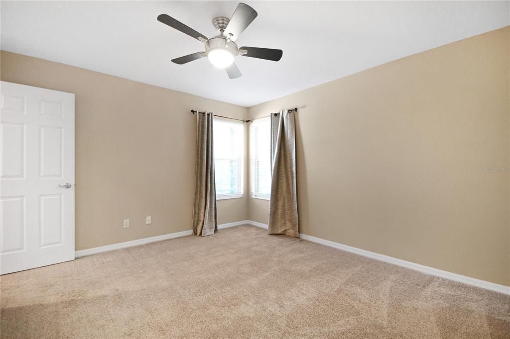 For Sale: $950,000 (4 beds, 4 baths, 3173 Square Feet)