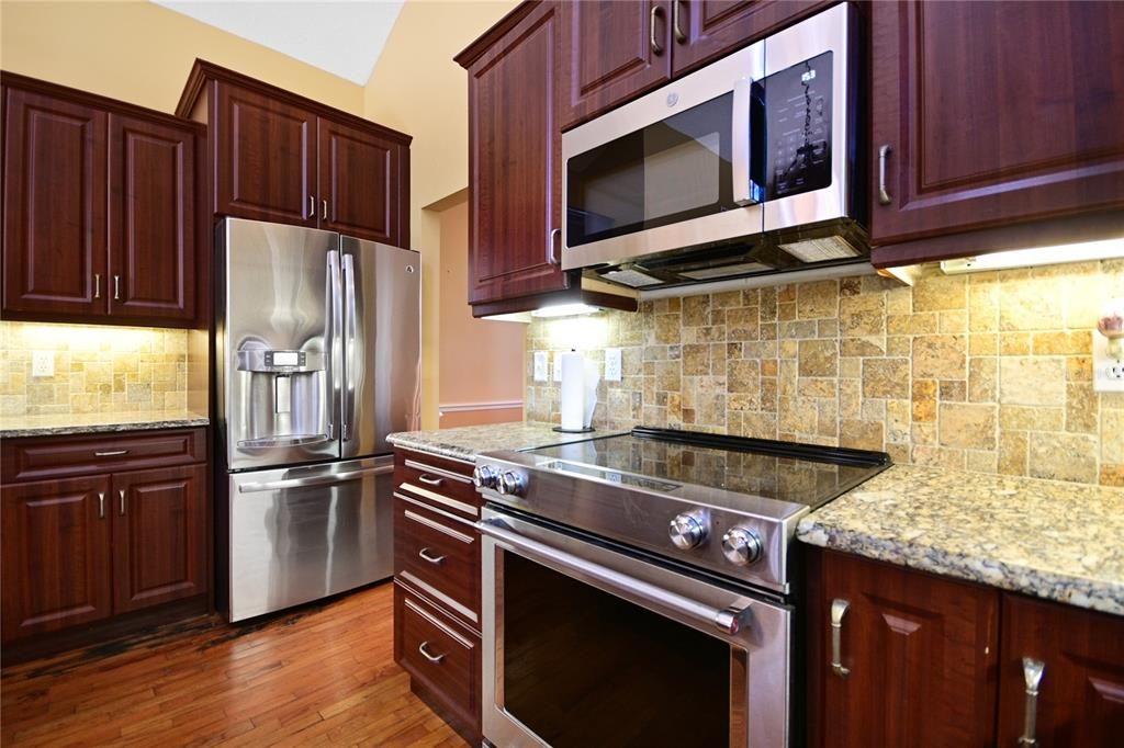 For Sale: $950,000 (4 beds, 4 baths, 3173 Square Feet)