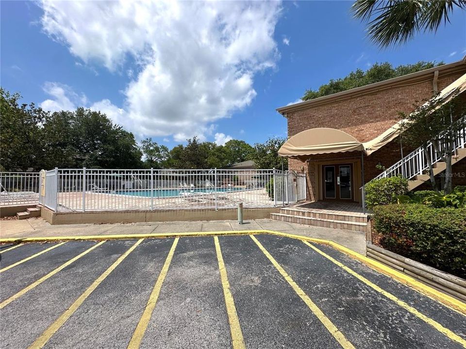 For Sale: $110,000 (1 beds, 1 baths, 550 Square Feet)