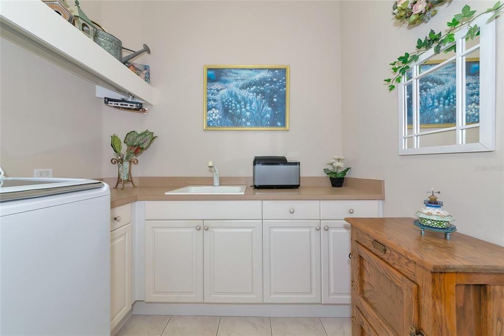 For Sale: $2,249,900 (3 beds, 4 baths, 3911 Square Feet)