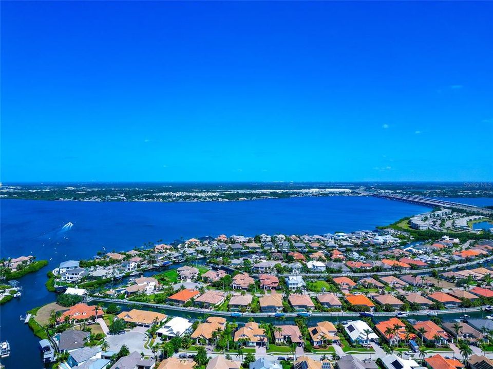 For Sale: $2,249,900 (3 beds, 4 baths, 3911 Square Feet)