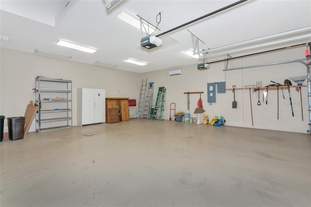 For Sale: $2,249,900 (3 beds, 4 baths, 3911 Square Feet)