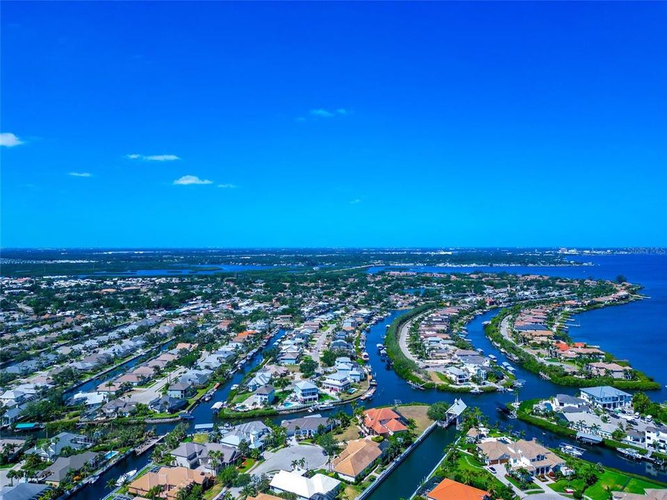 For Sale: $2,249,900 (3 beds, 4 baths, 3911 Square Feet)