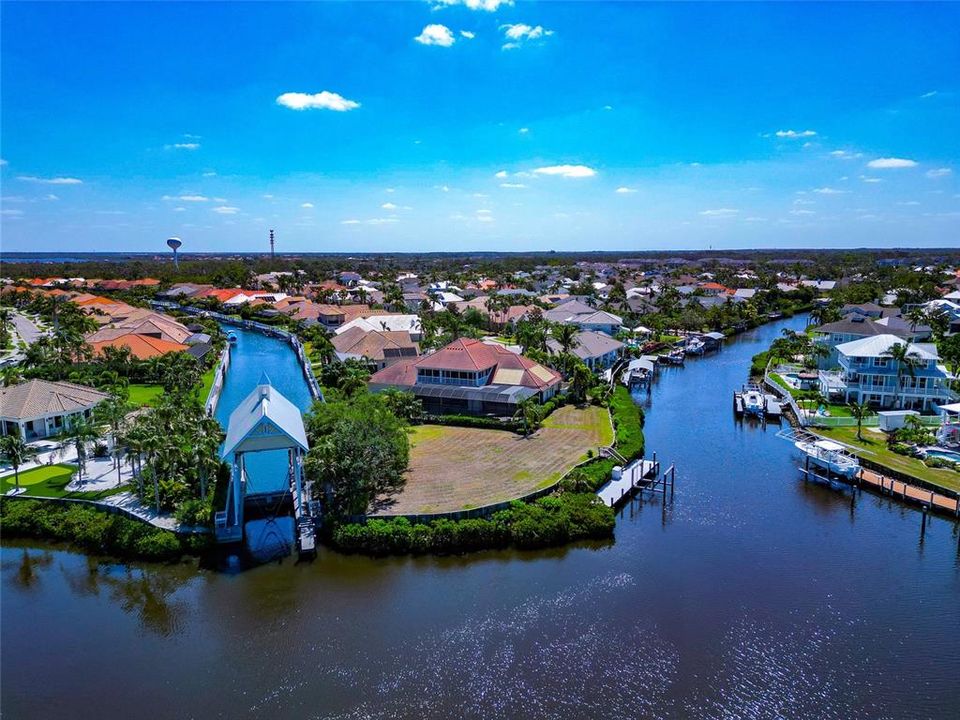 For Sale: $2,249,900 (3 beds, 4 baths, 3911 Square Feet)