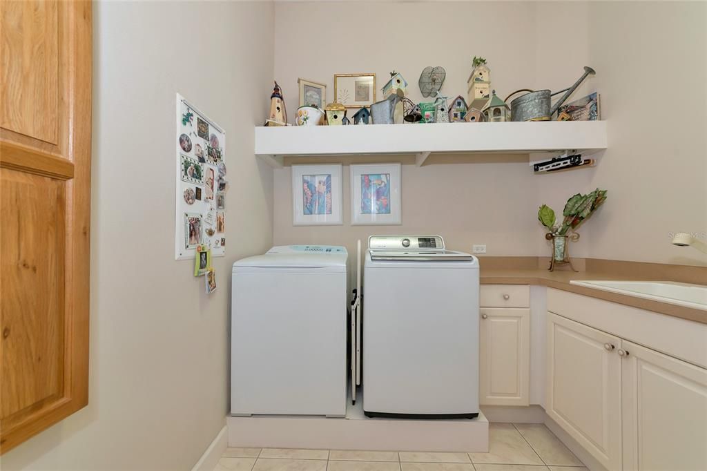 For Sale: $2,249,900 (3 beds, 4 baths, 3911 Square Feet)