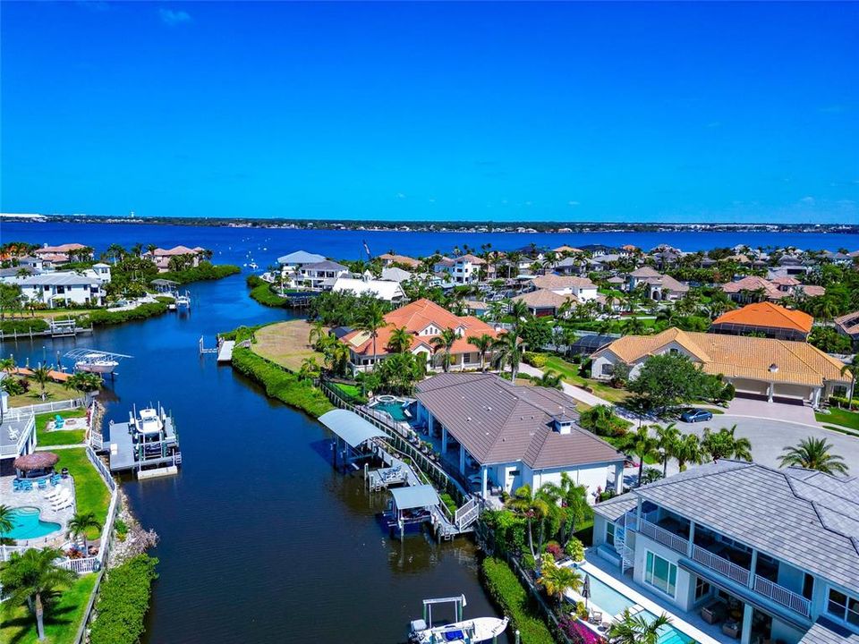 For Sale: $2,249,900 (3 beds, 4 baths, 3911 Square Feet)