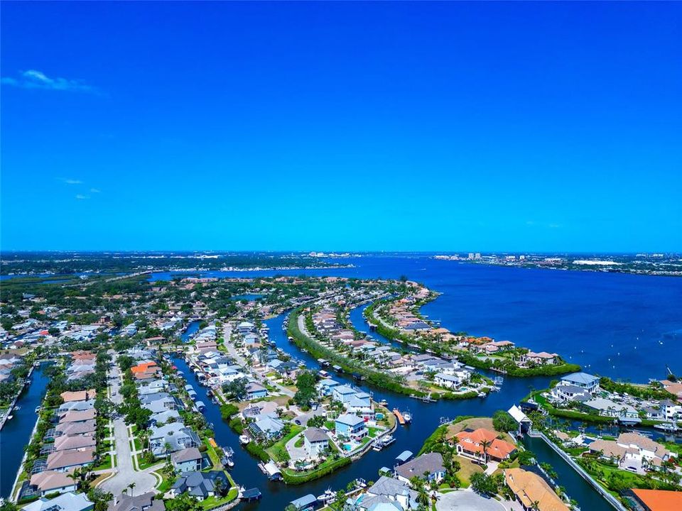 For Sale: $2,249,900 (3 beds, 4 baths, 3911 Square Feet)