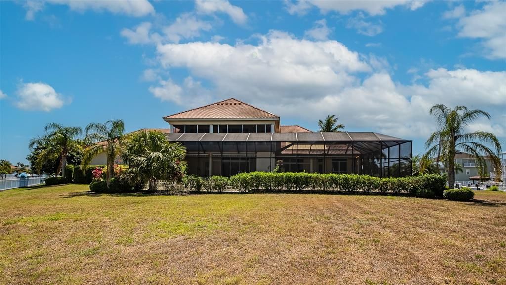 For Sale: $2,249,900 (3 beds, 4 baths, 3911 Square Feet)