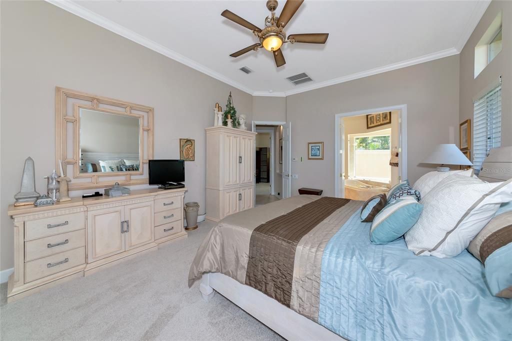 For Sale: $2,249,900 (3 beds, 4 baths, 3911 Square Feet)