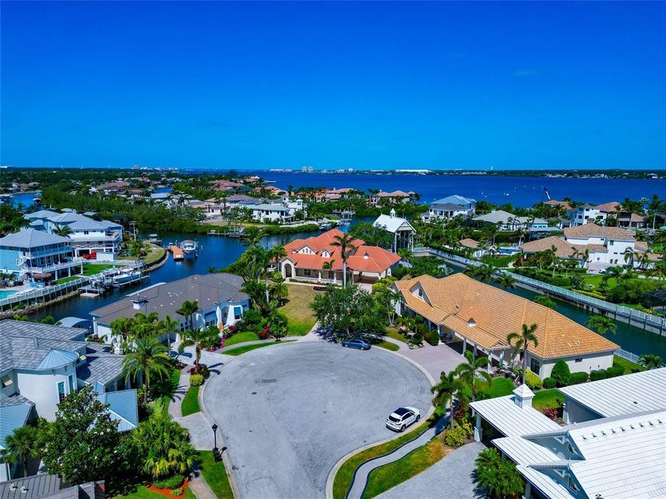 For Sale: $2,249,900 (3 beds, 4 baths, 3911 Square Feet)