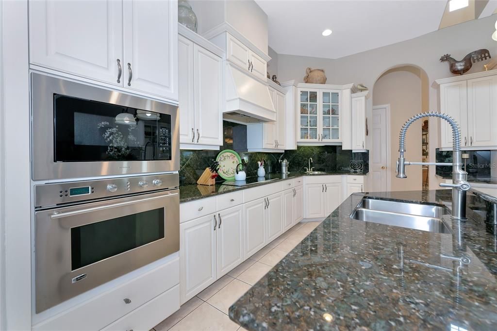 For Sale: $2,249,900 (3 beds, 4 baths, 3911 Square Feet)