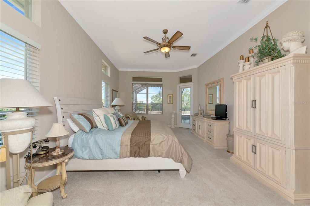 For Sale: $2,249,900 (3 beds, 4 baths, 3911 Square Feet)