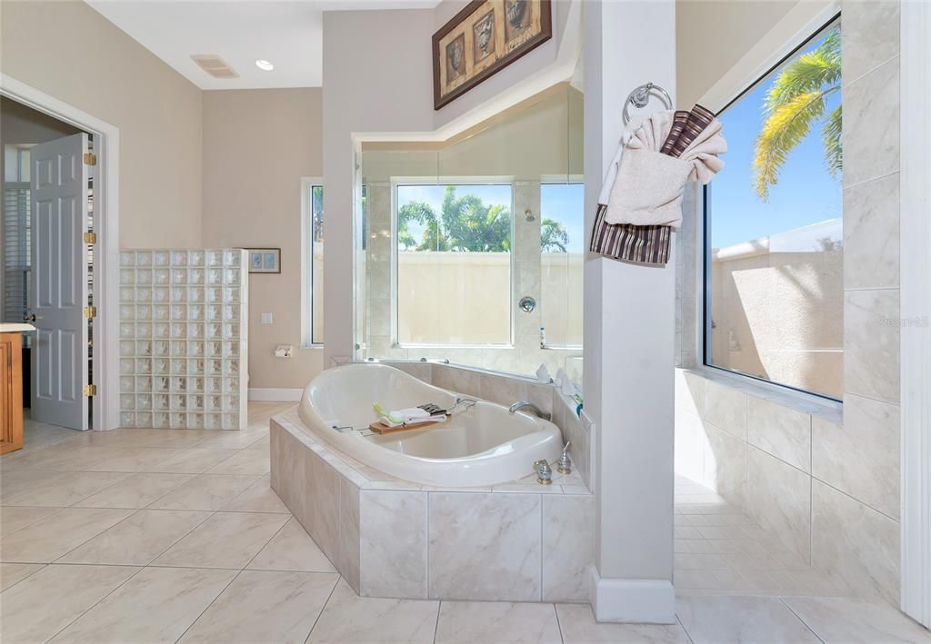 For Sale: $2,249,900 (3 beds, 4 baths, 3911 Square Feet)