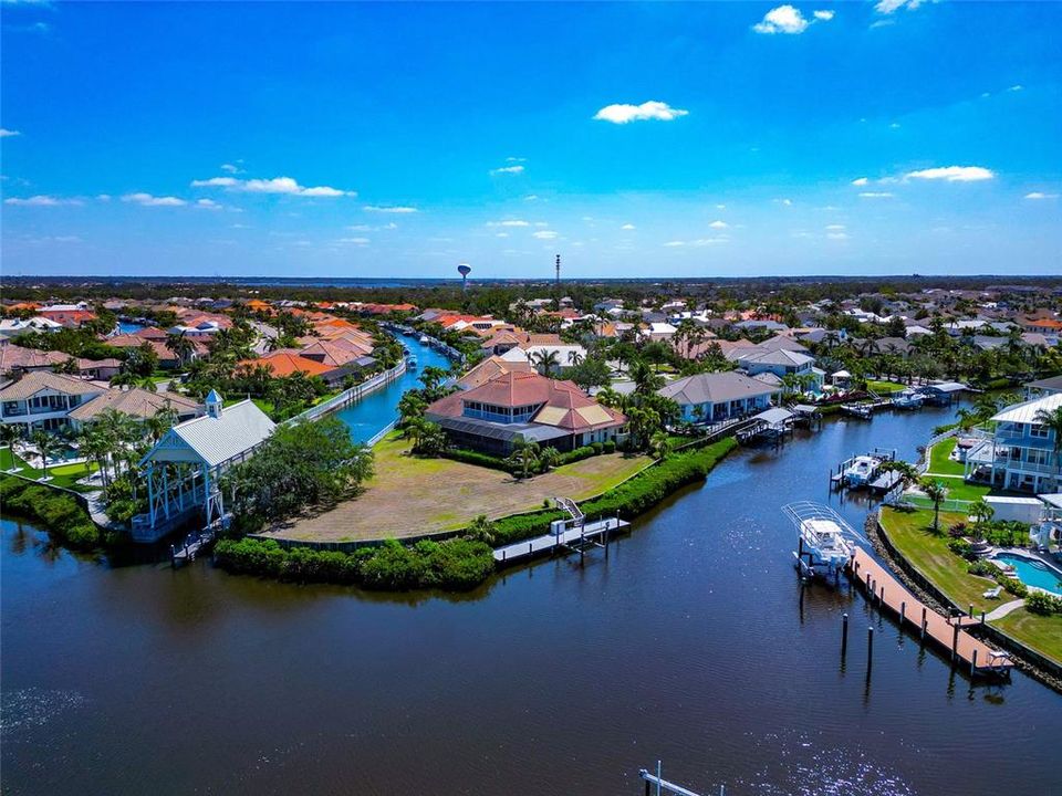 For Sale: $2,249,900 (3 beds, 4 baths, 3911 Square Feet)