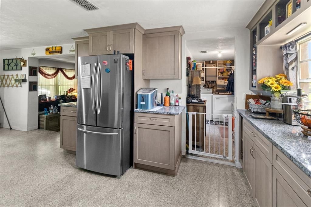 待售: $649,000 (3 贝兹, 1 浴室, 1200 平方英尺)