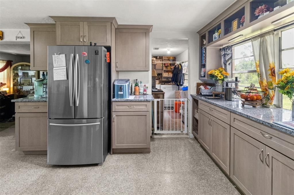 待售: $649,000 (3 贝兹, 1 浴室, 1200 平方英尺)