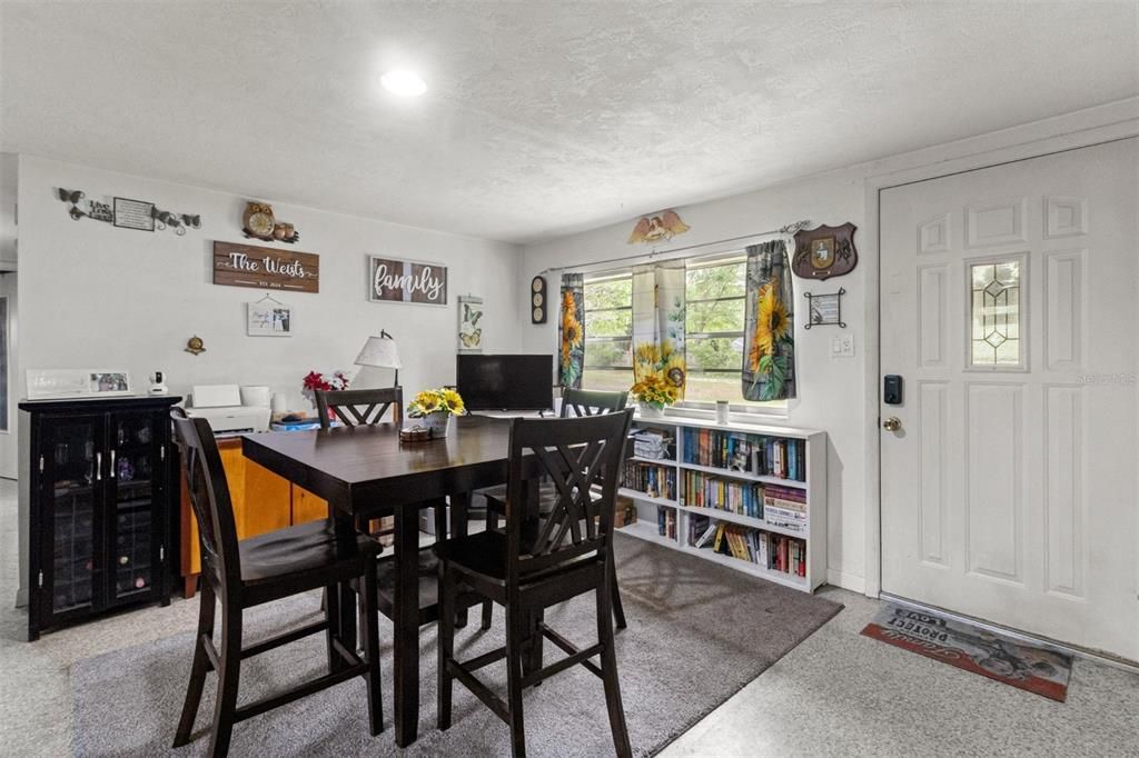 待售: $649,000 (3 贝兹, 1 浴室, 1200 平方英尺)