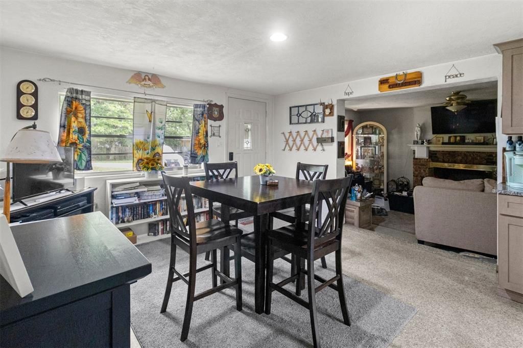 待售: $649,000 (3 贝兹, 1 浴室, 1200 平方英尺)