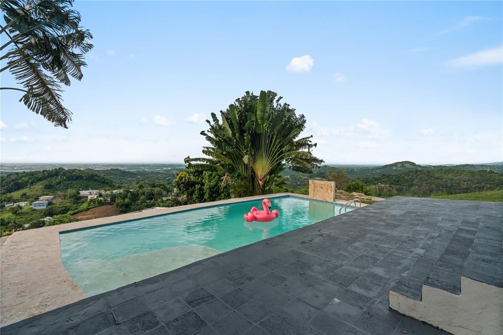 На продажу: $659,900 (7 спален, 0 ванн, 2000 Квадратных фут)