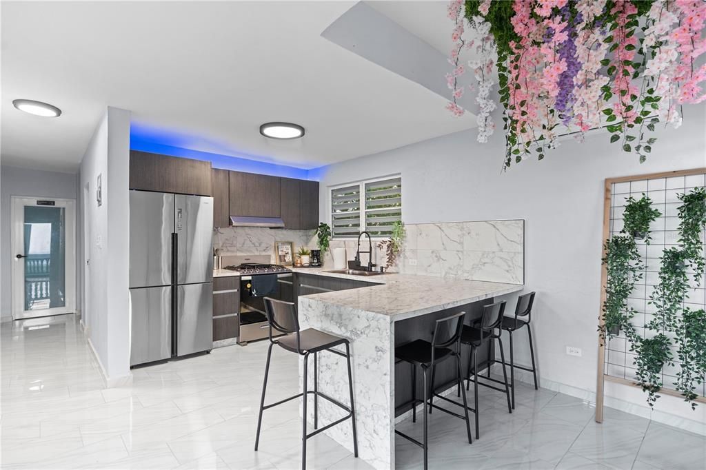 На продажу: $659,900 (7 спален, 0 ванн, 2000 Квадратных фут)