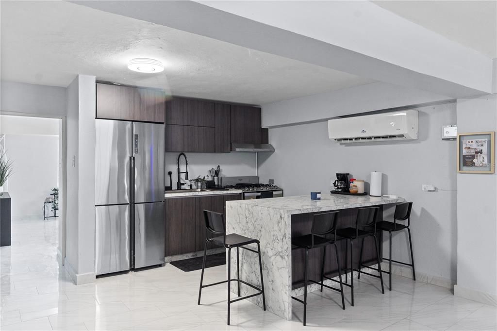 На продажу: $659,900 (7 спален, 0 ванн, 2000 Квадратных фут)